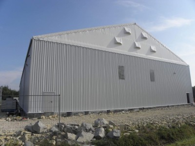 Hala w miejscowości Micigózd