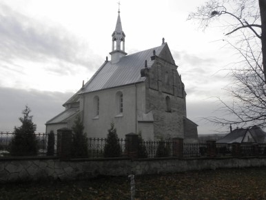 Widok na Kościół w Piotrkowicach Zarzeczu od strony północno-zachodniej